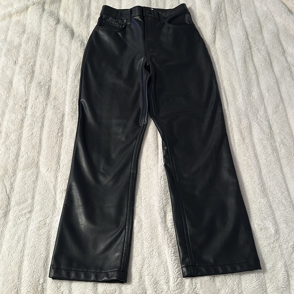 Abercrombie & Fitch Curve Love Vegan Leather 90s Straight Pant - Picture 2 of 6